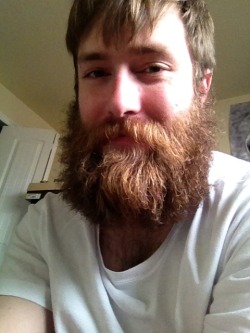 beardsandmustachescrew:  Big beard Monday.