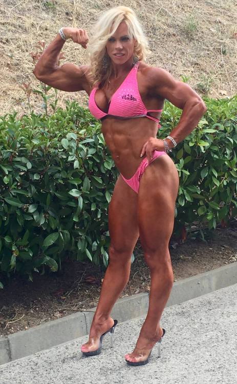 XXX almightymuscle:  Joanna Romano  photo