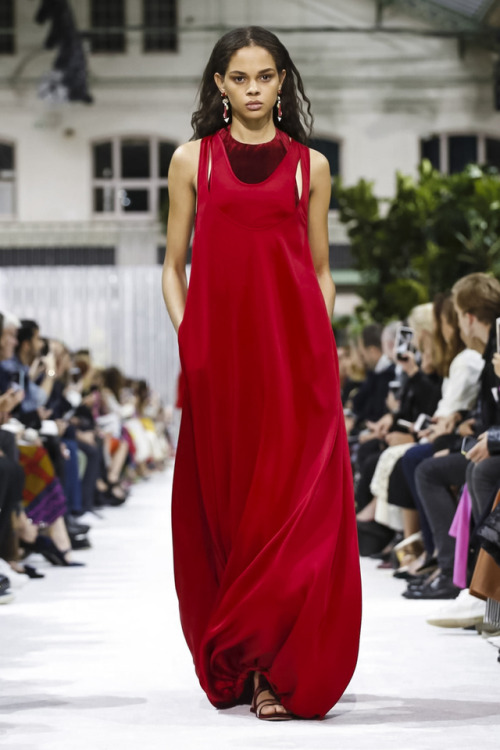 Hiandra Martinez at Valentino S/S 2018