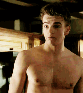 hotfamousmen:  Jonno Davies