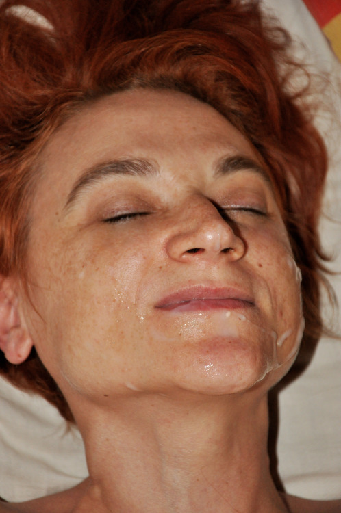 claudia-cumdrinker-cocksucker:Closed eyes facials