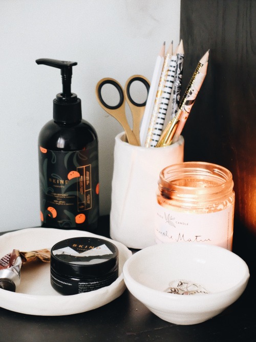 trying to make my workspace a bit nicer with candles, cute pencils, way too much hand cream, my plan