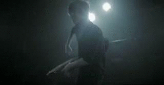 drowning-in-colors:  THE THINGS 1. Alex Gaskarth and the leg thing 2. Tony Perry