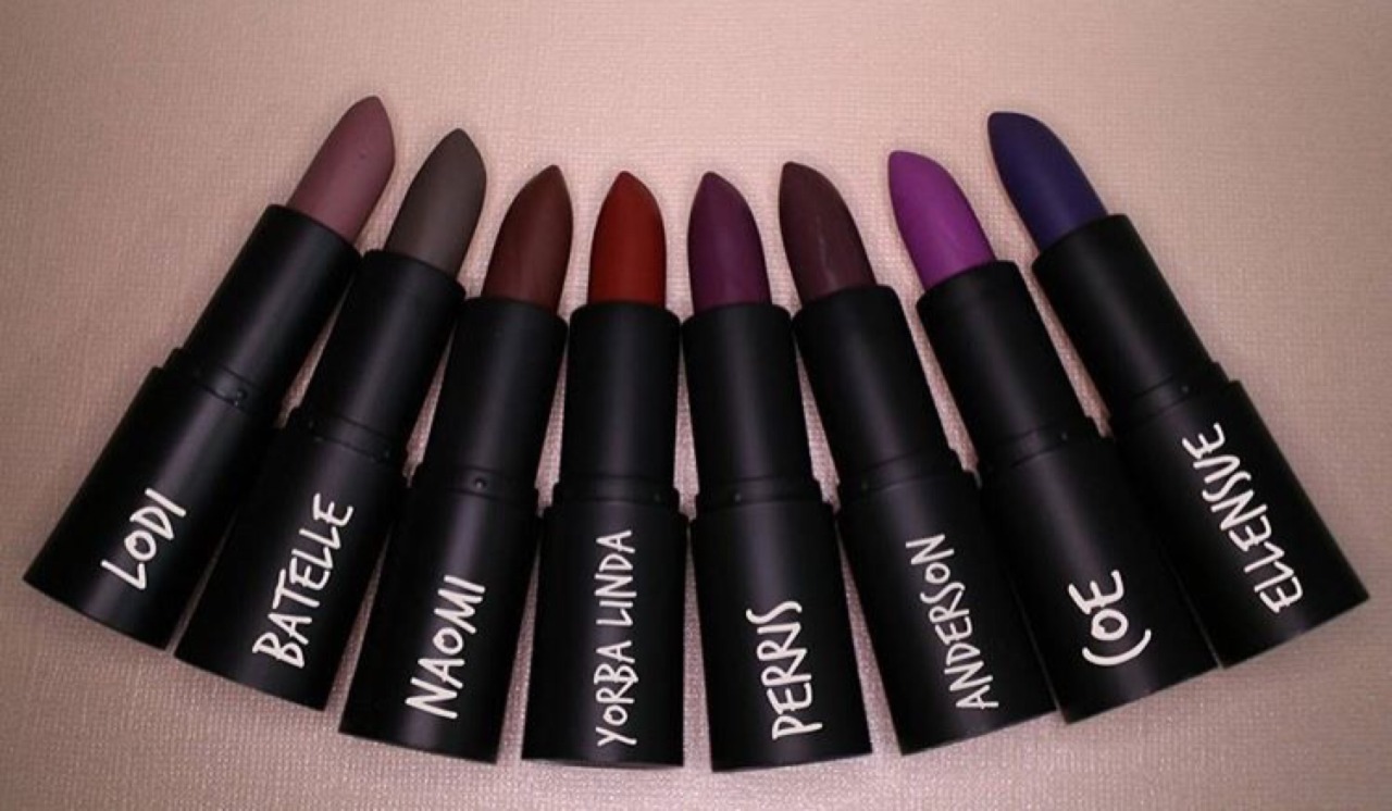 bedpartymakeover: veryfrighteningdanger:   afro-arts:   Coloured Raine Cosmetics