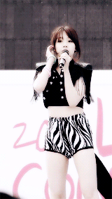  Minah looking amazing during Female President live performance 