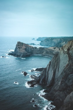 moody-nature:Praia da Arrifana, Portugal // By José Duarte