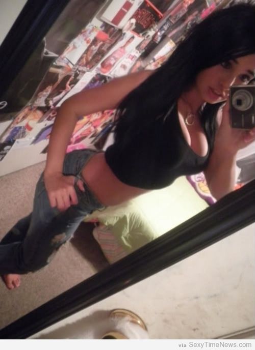 queenlanaboo:  Lovely female selfie http://is.gd/4tfYw4Ld9iAeVYd adult photos