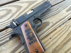 recoil-operated:  whiskey-gunpowder:  GANGSTA ASS SIGHTS  …. That belongs on a stippled hipoint. 