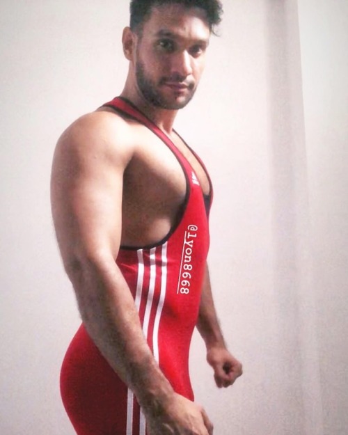 lyon8668:  📸 #Singlet #KeepMoving #KeepGrowing #KeepFocus #Adidas https://www.instagram.com/p/BnMynwfBfUK/?utm_source=ig_tumblr_share&igshid=y8kazgatd5nl