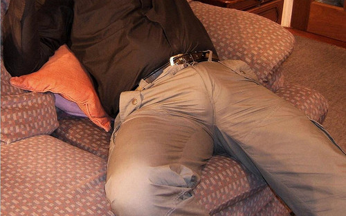 bulge-xlbigdick:  pants big bulge                                              http://bulge.xlbigdick.com submit  @bulgegrab    