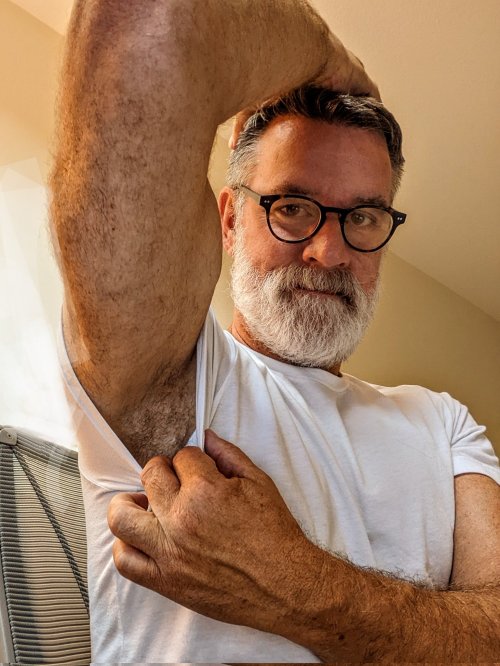 https://hairysweatysmelly.tumblr.com/post/694302290019074048