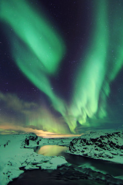 mstrkrftz:  Northern lights Iceland by olgeir 