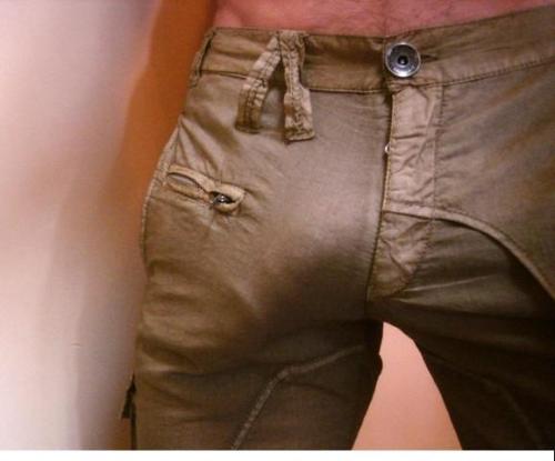 bingio:  bulgegasm:  My buddy Beard is over 7 soft and 10 hard - str8, but cock friendly and always FreeBalled.  http://bingio.tumblr.com/ 
