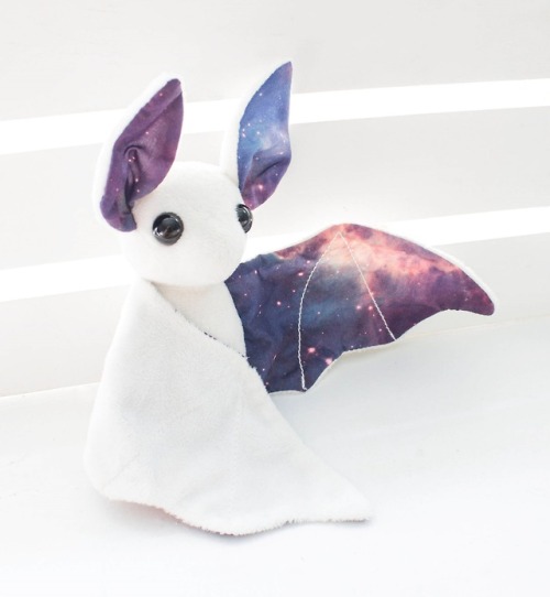 zacklover24:sosuperawesome:Galaxy Bat Plushies / Bat Stickers / Bat Sewing PatternBeeZeeArt on Etsy 