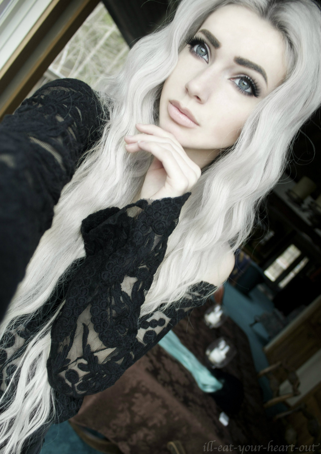 s00tball:  ill-eat-your-heart-out:  feeling witchy ~  damnn