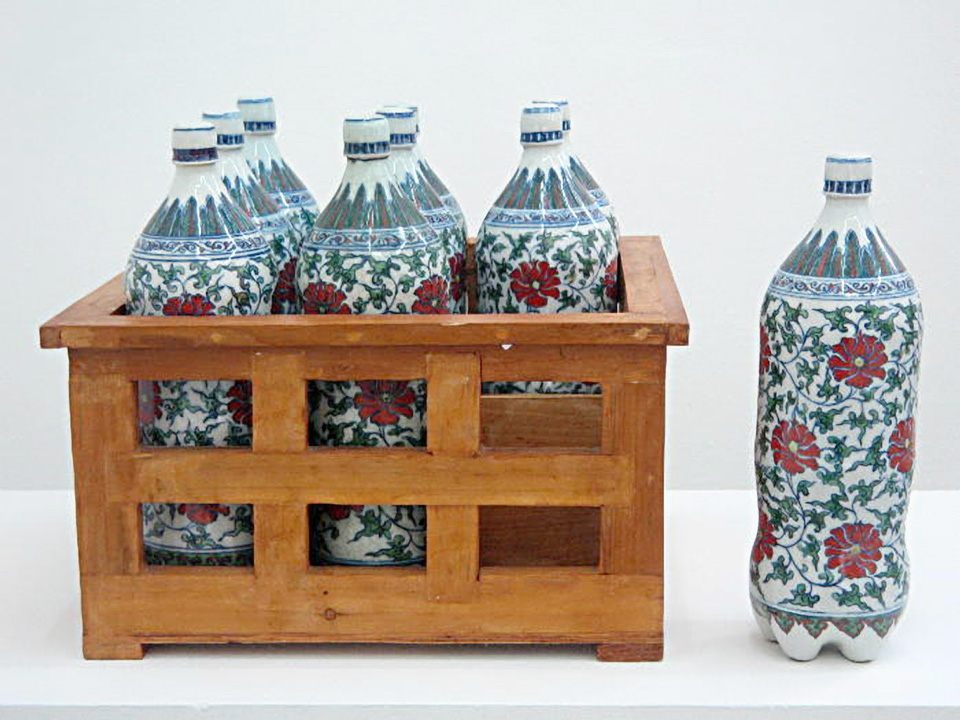 thesweetestspit:  Chinese artist Ma Jun has created a series of fantastic porcelain