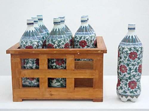 thesweetestspit:Chinese artist Ma Jun has created a series of fantastic porcelain art objects combin