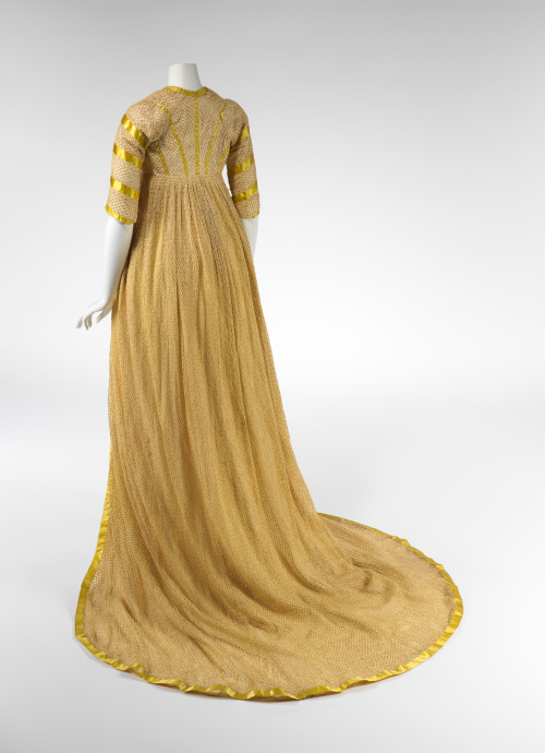 fashionsfromhistory:Dressc.1798BritishThe MET (Accession Number: 2020.208a, b)