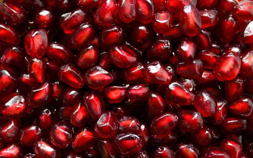 dduane:
“Seeds of the pomegranate (Punica granatum).
See also: “The next time you’re in the houses of Hades, do not bite the pomegranate. If you want to eat a piece of fruit out of hand, ask for a peach or something.”
Oh, and this.
”