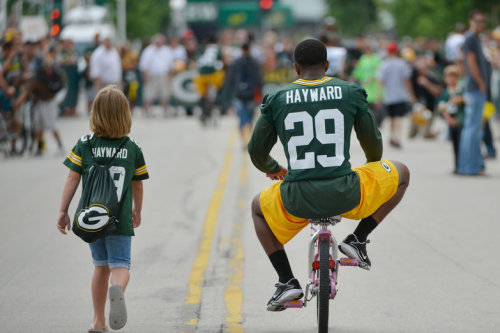 In a tradition dating back to the 60’s, before each practice in the offseason, children line u