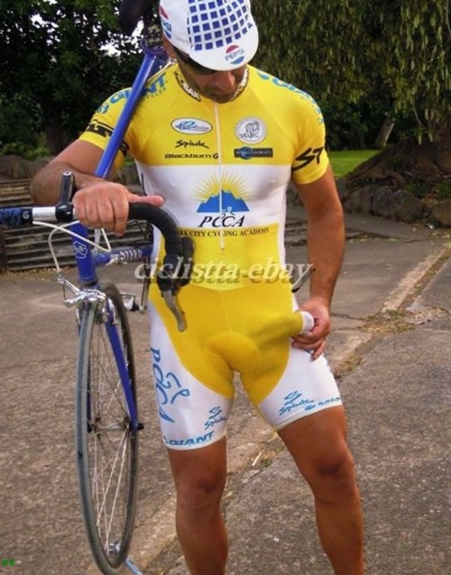 Male cyclist bulge