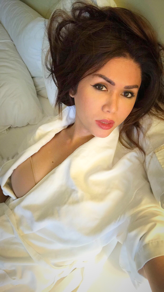 Who Wants To Lay Down Next To Me? #transgenderwoman