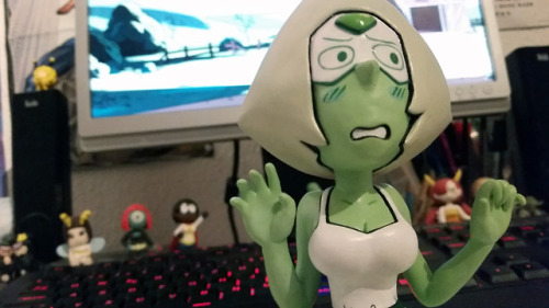 eyzmaster:Suddenly, my previous Peri figure gets jealous of all of the attention of the new Peri statue..! I want both! T T