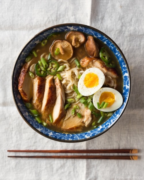 ramen-are-the-real-men: Simple Homemade Chicken Ramen