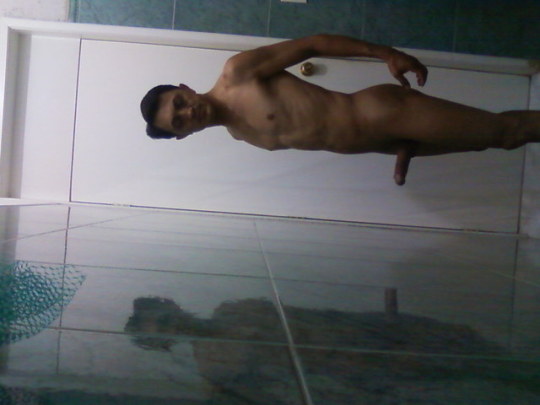 alfredoquiereleche:   Heterosexual caliente con buena verga