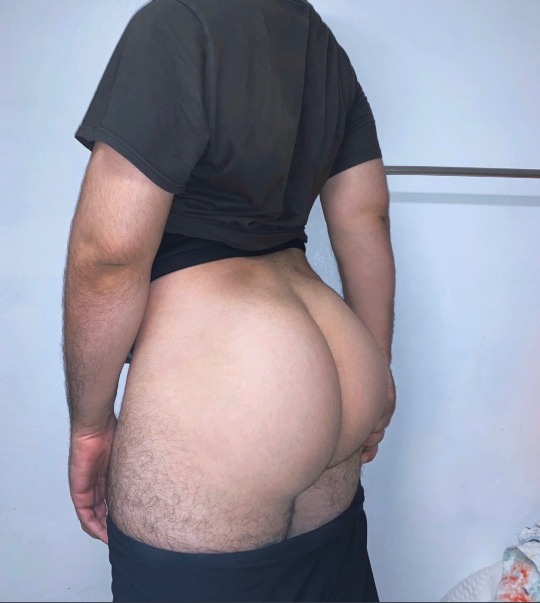 fatmenwithbigbellies:As you can see this guy has always had an ass but it was pretty