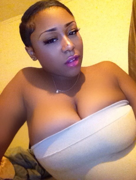 cethomp76:  gurillaboythamane:  SO SEXY SO PRETTY  Love your pics, that monkey looks