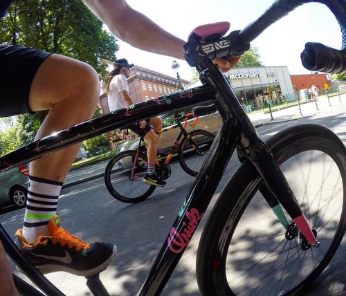 eastlondonfixed: Maybe not trainer cruising tonight but #TNT tonight for some chilled laps - 7pm onw