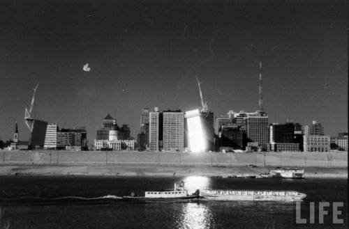 Construction starts on the Gateway Arch(Robert W. Kelley. 1963)