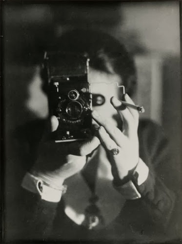 inneroptics:    Germaine Krull, Self-portrait,