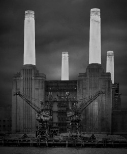 sashastergiou:  battersea power station,