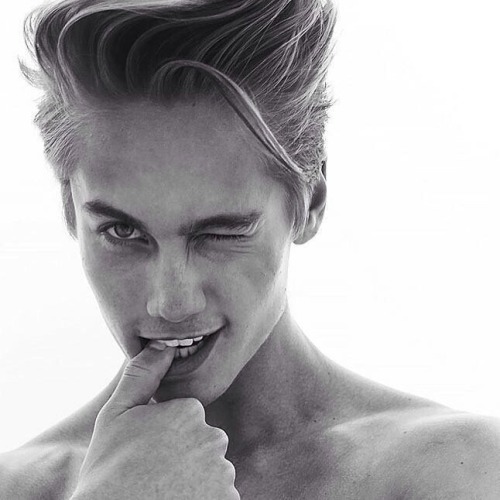 boytrappedinthcloset:  Neels Visser is the sexiest 17 year old I’ve ever seen he is bloody hot