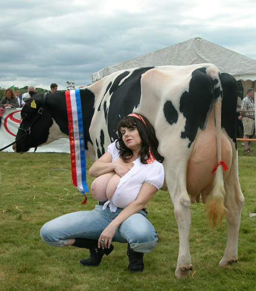 womenasfood: www.imagefap.com/pictures/6343916/40.02-hucows-not-facing-the-camera?gid=634391
