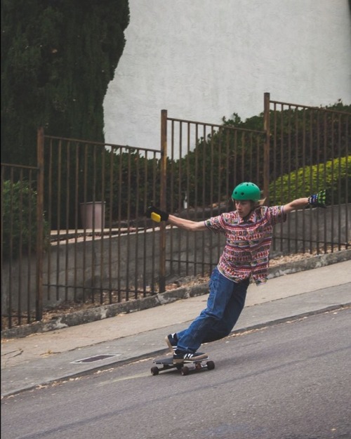 Perpendicular and parallel momentum :@bentlysphotographs #entitlementurethane#mpoal #longboard #fr