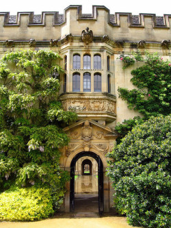 my-place-of-recovery:  mon—-jardin—-secret:   Archways, Oxford, England sur We Heart It.   