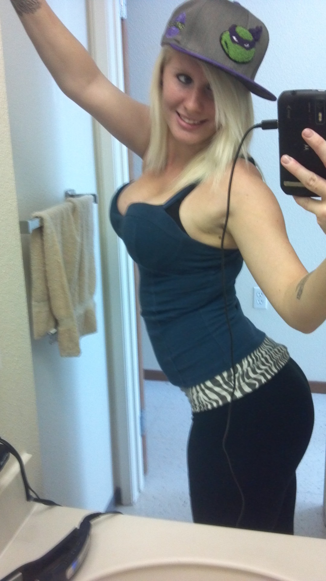 pinkbunnyjenni:  Simple picz of Blonde Chickz