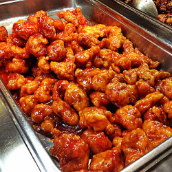 everybody-loves-to-eat:  orange chicken 