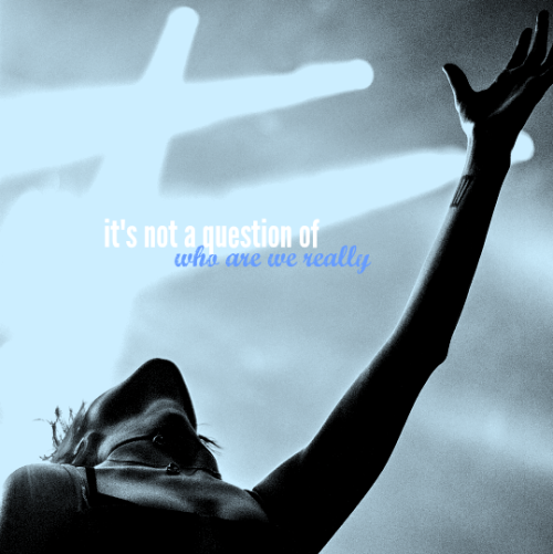 hayleywilliamsdaily: I’m moving on, cause I just want to feel for once that I belong…