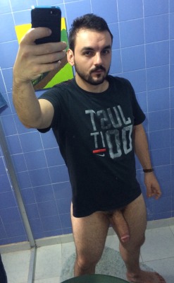 robdlima:  To start the week👌🍌😜 #boy #daddies #oldvsyoung #hairydaddy #cubgay #chubby #beralittle #fatcock #bigdaddy #chasers