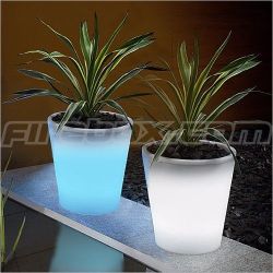 sweetestesthome:  Paint your outdoor flower pots with Rustoleum Glow in the Dark paint! This paint absorbs light by day and glows by night! #DIY #garden