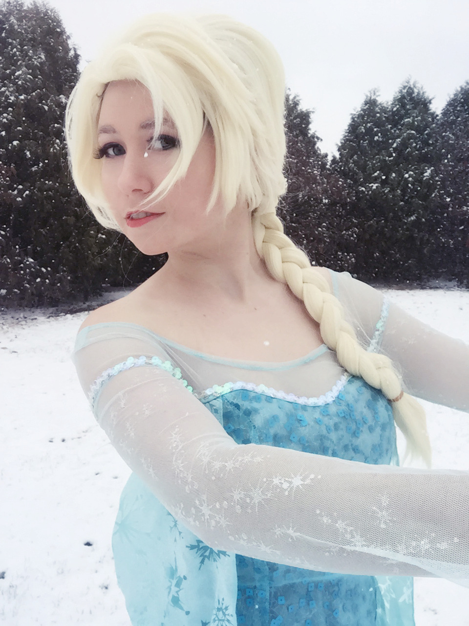 usatame:  Snow day? go out and play in cosplay of course…..lolHave some selfies