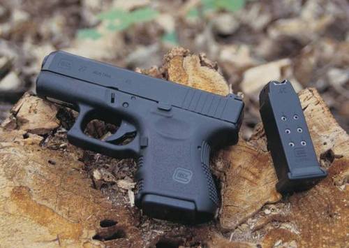 glockmagazine - Glock 27 a his 9 shots