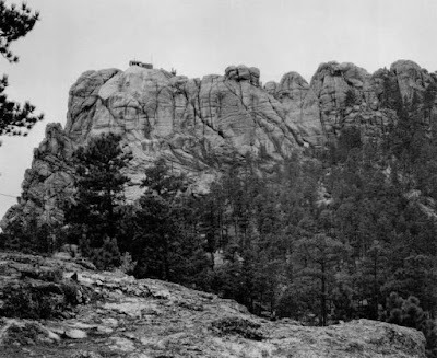 blondebrainpower:  The Six Grandfathers (Tȟuŋkášila Šákpe) before it was turned into Mt Rushmore, 1927.