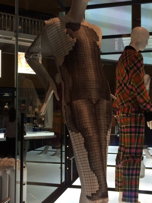 Margiela zigs at National Museum of Scotland, Edinburgh