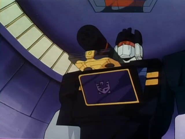 decepticon-moonracer:  i’m watching headmasters and this made me laugh so hard?? soundwave