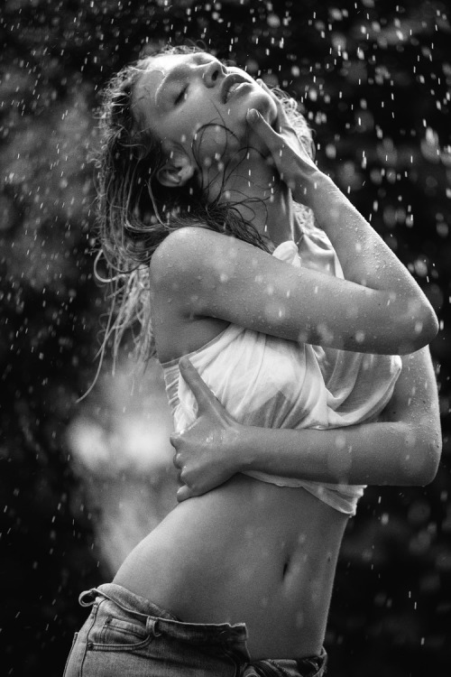 XXX beautiful: in the rain…©Remi Kozdra & photo